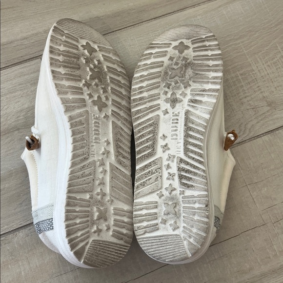 HEY DUDE: Men’s White Sneakers - Picture 7 of 8